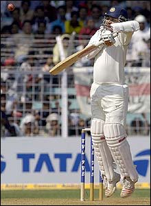 sehwag jumping.jpg