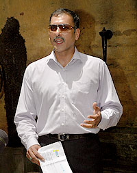 ravi2.jpg